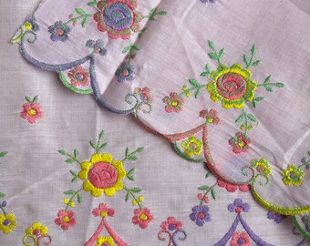 Floral Light Pink Vintage Cotton Embroidered Trim - Scalloped Edge Cotton Edging