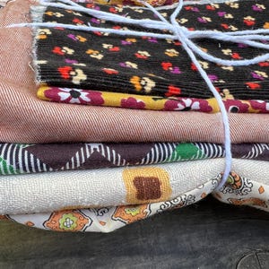 Fabric Scrap Bundle / Vintage and New Fabric Scraps / Cotton Fabric Destash Grab Bag / SB324 / Brown