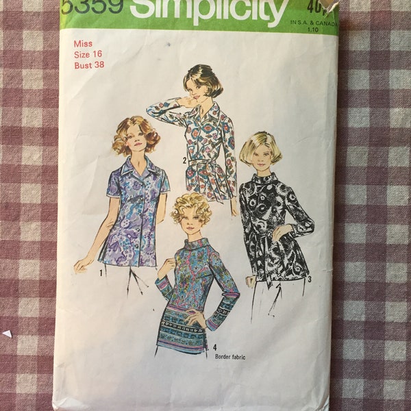 Vintage Sewing Pattern / 1970s Blouse Pattern / Simplicity 5359 / Size 16 Bust 38 - Bias Roll Collar / 1970 Fashion / Border Print Blouse