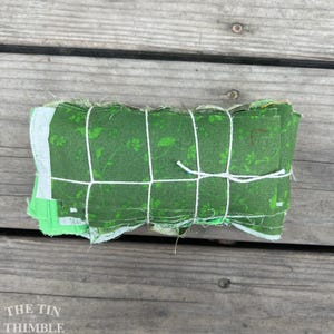 Fabric Scrap Bundle / Vintage and New Fabric Scraps / Green Fabric Destash Grab Bag / SB310