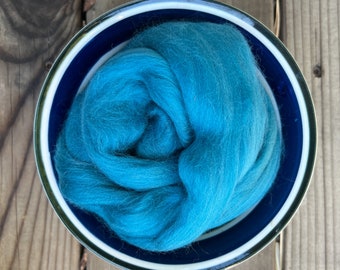 Cyan Blue Merino Wool Roving for Felting, Spinning and Weaving - 21.5 micron - OEKO Tex 100 Certified