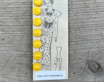 Vintage Plastic Buttons - Card of 7 - 12mm or 1/2 Inch