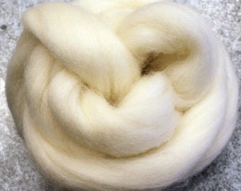 Natural White CORRIEDALE Wool Roving - 1 oz - Wool for Felting - Humanely Raised - OEKO Tex 100 Certified