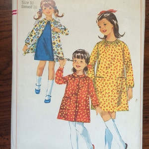 1960s Simplicity Girl's Dress and Smock Pattern 6599 Size 10, Breast 28 Vintage Simplicity / 60s Simplicity / 60s image 1