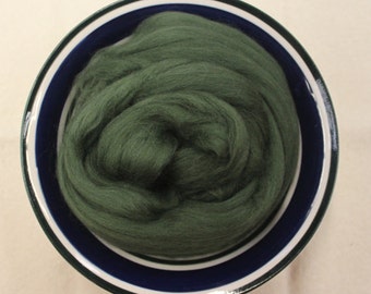 Bottle Green Merino Wool Roving / 21.5 micron -1 oz - Great for Nuno, Wet and Needle Felting - OEKO Tex 100 Certified