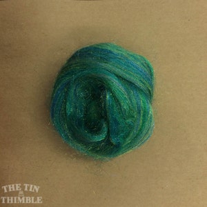 Nylon Firestar / Green Firestar / Nylon Fibers - 1/4 Oz - Nuno Felting / Wet Felting / Felting Supplies / Hand Felting / Fiber Art