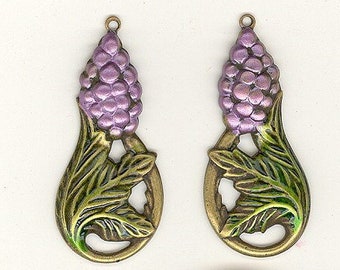 Pair Vintage Banana Bob 1-1/2th Inch Painted Enamel Brass Ox Grape & Leaf Charms Pendants MS34
