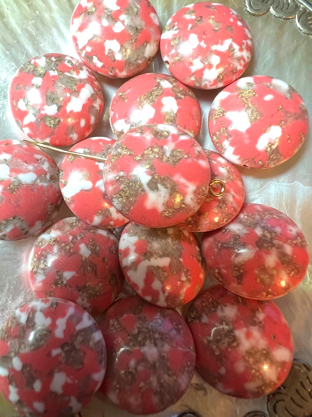 15 Vintage 20mm Trifari Plastic Thermoset Beads Coral White& Etsy