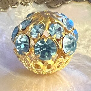 1 Rare 18x21mm Vintage Swarovski Clear Light Blue Rhinestone Bead Balls Gold Tone Filigree Oval Crystal Beads Pronged Rhinestones