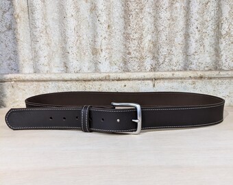 Ceinture en cuir marron fabriquée à la main avec coutures colorées (faite sur mesure, jusqu'à 43")