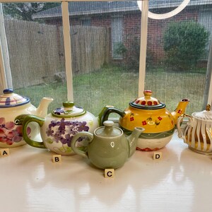 Vintage Teapots | Bulk Functional Teapots | MixMatched Tea Ware