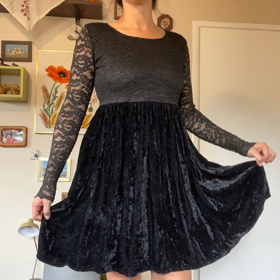 90's Black Lace and Velvet Dress - image 2