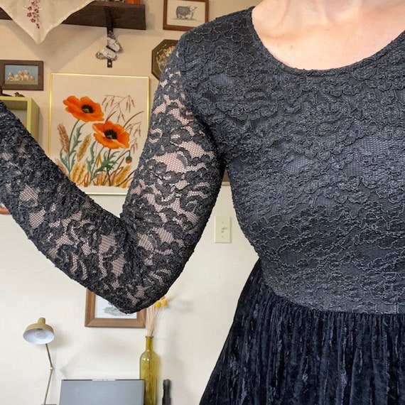 90's Black Lace and Velvet Dress - image 1