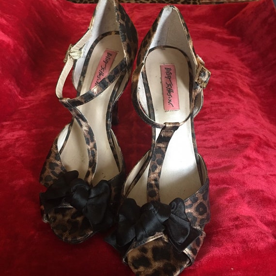 betsey johnson leopard heels