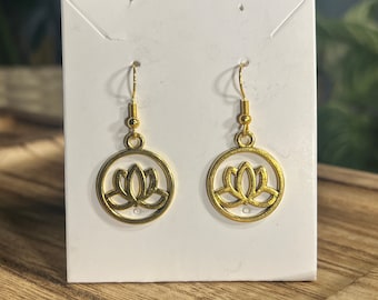 Pendentifs lotus ronds en or
