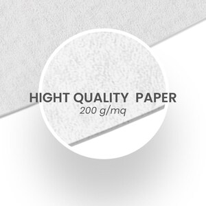 Puede incluir: Primer plano de un papel blanco texturizado con el texto "HIGHT QUALITY PAPER 200 g/mq" impreso en &eacute;l.