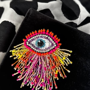 Evil Eye Brosche, handgemachter Schmuck, Perlen Eye Pin, bunte Perlen Pin, gestickte Augen Brosche, handgemachte Perlen Accessoire, Perlen Evil Eye