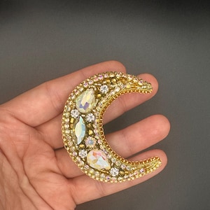 moon brooch, crescent moon pin, crystal moon accessory, moon lover gift, silver moon brooch, cosmic fashion, moon crystal pin, mystical gift