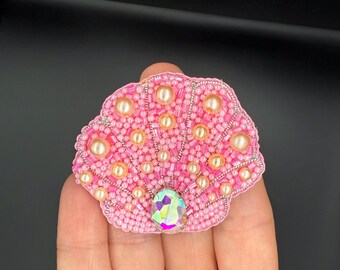 Handmade Beaded Seashell Brooch, Pearl Crystal Pin, Beach Accessory