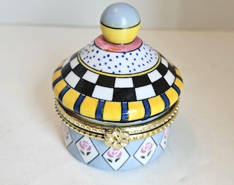 Vintage Hinged Porcelain Trinket Box Checkerboard Cupcake Shape CBK Ltd AS IS