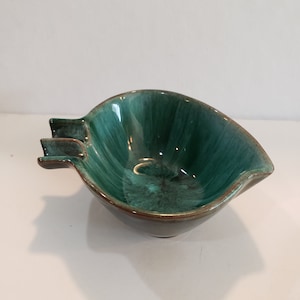 Blue Mountain Pottery Canada Ashtray Leaf Spade Shape