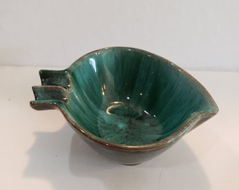 Blue Mountain Pottery Canada Ashtray Dish Leaf Spade Shape