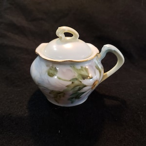 Hand Painted China Lidded Mustard Pot with Daisies RS Germany