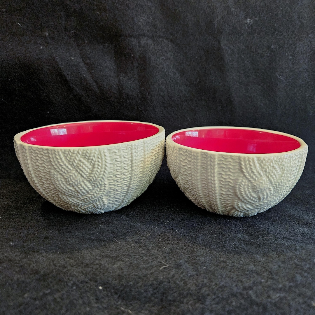Pair of Hallmark Bowls Cable Knit Sweater With Red Interior Nesting - Etsy