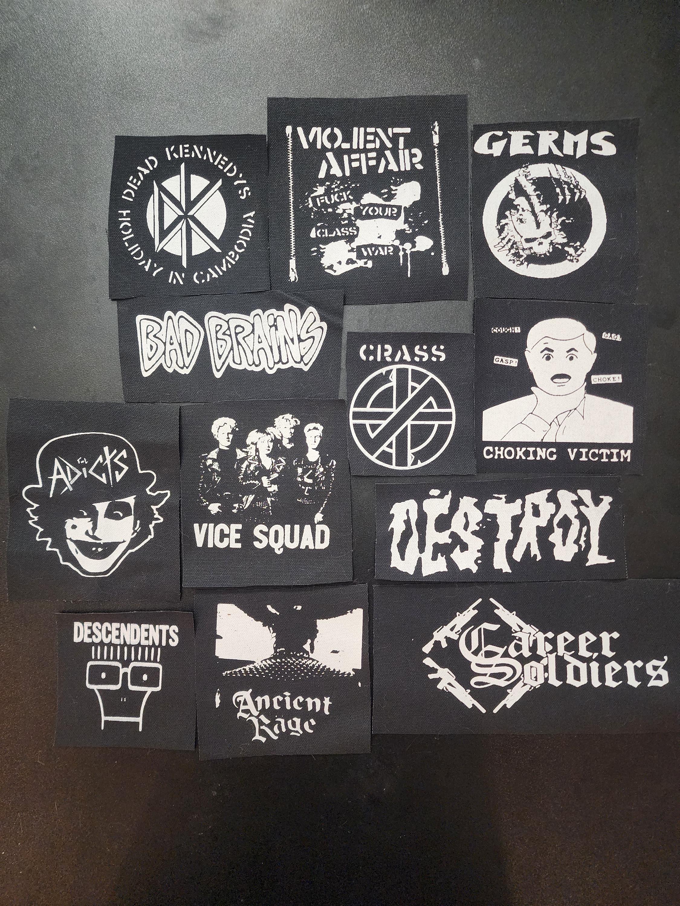 Tabouret Ancien En Métal Relooké - Style Industriel, Stickers Publicitaires 'Punk Is Not Dead'