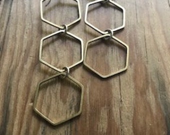 triple HEX plata de primera ley y latón cepillado hexagonal colgante pendientes