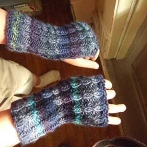 Easy Fingerless Gloves Two Ways Knitting Pattern PDF image 4