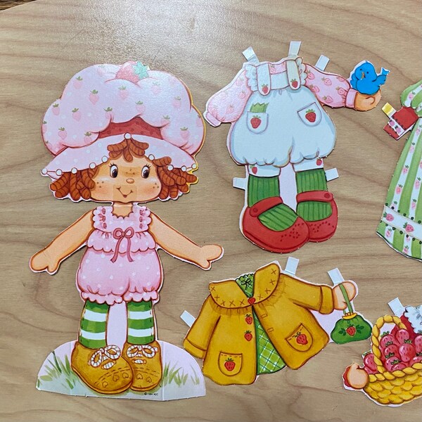 1984 Strawberry Shortcake Paper Doll