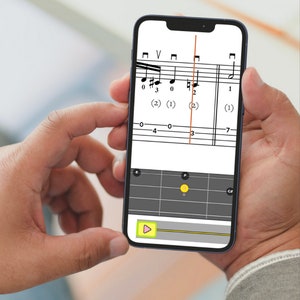 Puede incluir: Un teléfono inteligente que muestra una aplicación de música con una tablatura de guitarra y un botón de reproducción. La tablatura muestra los acordes "C", "F" y "C#" y los números "0", "3", "0", "2", "1", "(2)", "(1)", "(2)", "(1)", "0", "4", "0", "3", "7".