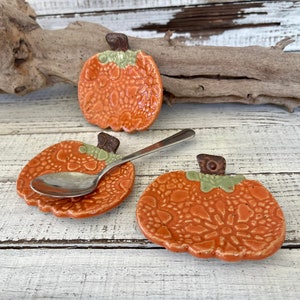 Made to order Ceramic lace coffee spoon rest- tea bag rest- candle holder- ring dish- jewelry- trinket dish- pumpkin- fall-halloween