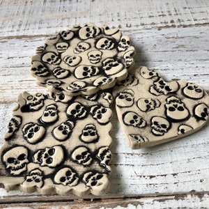 Made to order- Ceramic Trinket Dishes-Halloween- skull- punk- Ring holder- Earring dish- Pill Dish- tea bag- coffee spoon rest- votive- gift