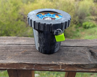 THE LICK LOCKER Ice Cream Pint Safe – Anti-Theft Locking Lid w/ Padlock & Keys