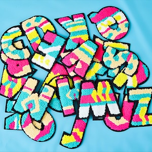 Dopamine Color Alphabet Patches A–Z – Irregular Multicolor Iron-On or Sewable Letters for Jackets, Bags, Shirts, Hats and DIY Crafts