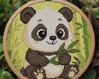 Panda bonito com bambu. Desenhos de animais para ponto de cruz
