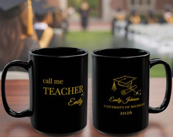 Taza personalizada de graduación para profesores 2026, Taza "Llámame profesor", Regalo de graduación con nombre personalizado, Regalo para futuros profesores, Taza de café de la promoción de 2026