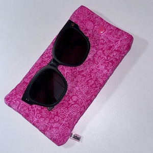 Spun Sugar quilted sunglass sleeve