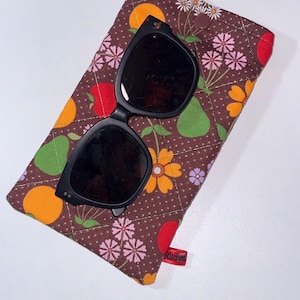 Spring picnic quilted sunglass sleeve