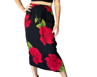 90s Y2K High Waisted Red Rose Below the Knee Pencil Skirt (size small, medium)