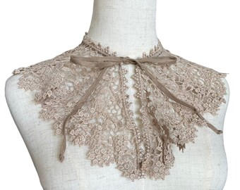 60s Taupe Lace Collar