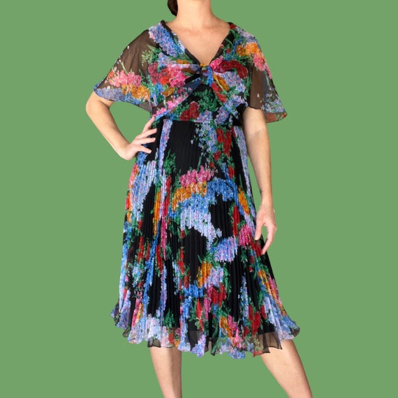 60s 70s Floral Chiffon Accordion Pleated Front Ti… - image 3