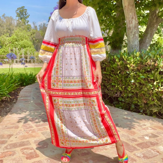 60s 70s Rainbow Calico Floral On or Off the Shoulder Puffed Sleeved A Line Peasant Style Maxi Dress (size medium)