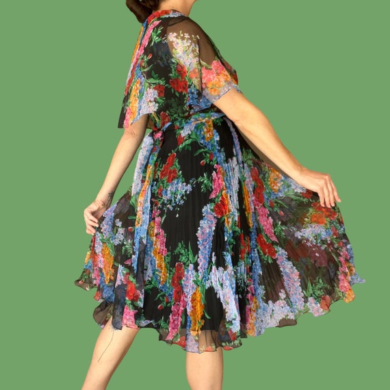 60s 70s Floral Chiffon Accordion Pleated Front Ti… - image 4