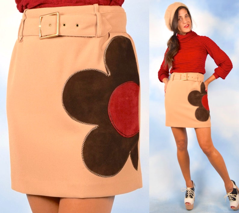 size xs, small Vintage 90s does 60s Alberto Makali High Waisted Belted Mini Skirt with Suede Leather Daisy Applique