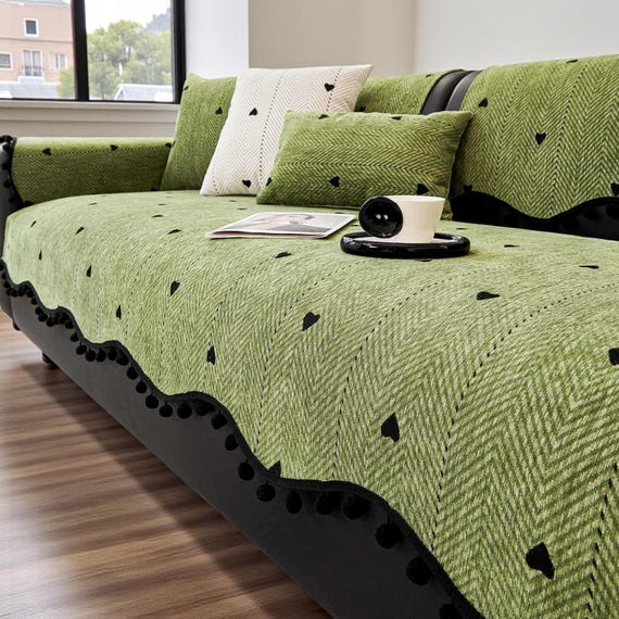 Non-Slip Chenille Couch Cover / All-Season Washable Cover / Heart Style Cover / Sofa Protection