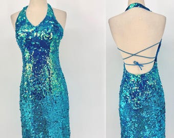 Vintage Blaues Pailletten-Neckholder-Kleid, Maxikleid mit offenem Rücken, Aqua Silver Ombre Quadratisches Paillettenkleid, Y2K Abschlussball-Kleid Glam (Gr. 6)