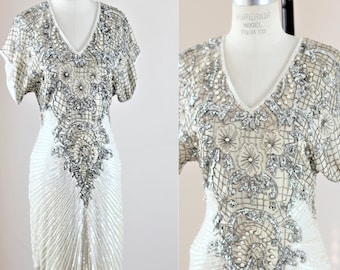 Sz S//Beautiful 1980s Vintage Beaded sequined dress//silver white